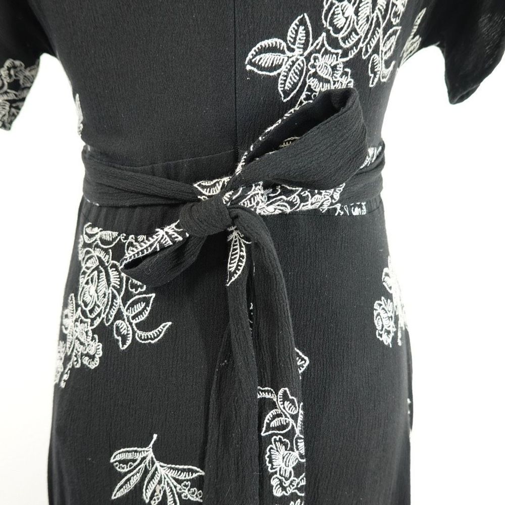 Mod Ref Meredith Floral Embroidered Dress Black and White Size S - Picture 13 of 16